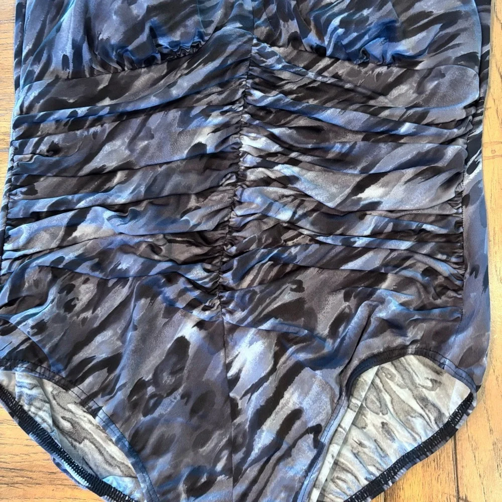 Miraclesuit Animal Print One Piece Swimsuit, size 16W, Lake Pool Cruise Beach